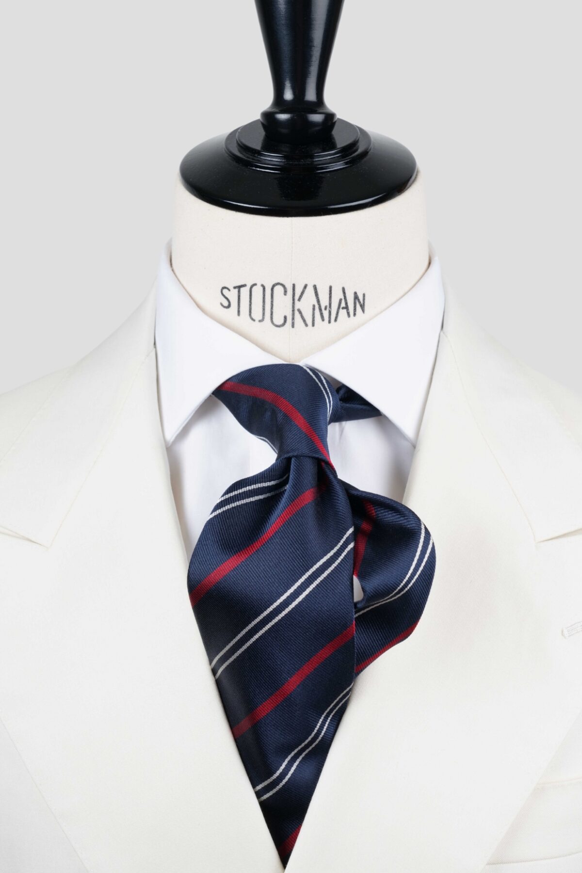 Cravate sartoriale à 3 plis, en soie tissée bleu marine, rayée rouge et blanc