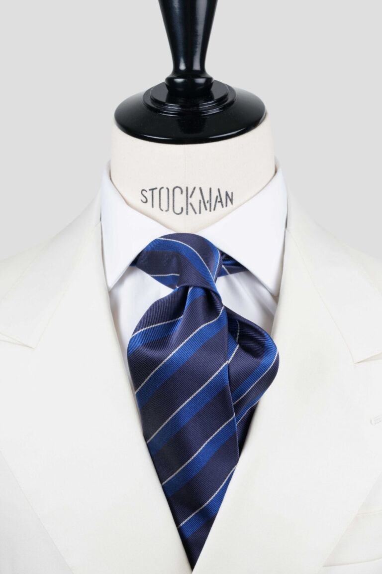 Cravate club bleu marine - Soie tissée 3 plis artisanale