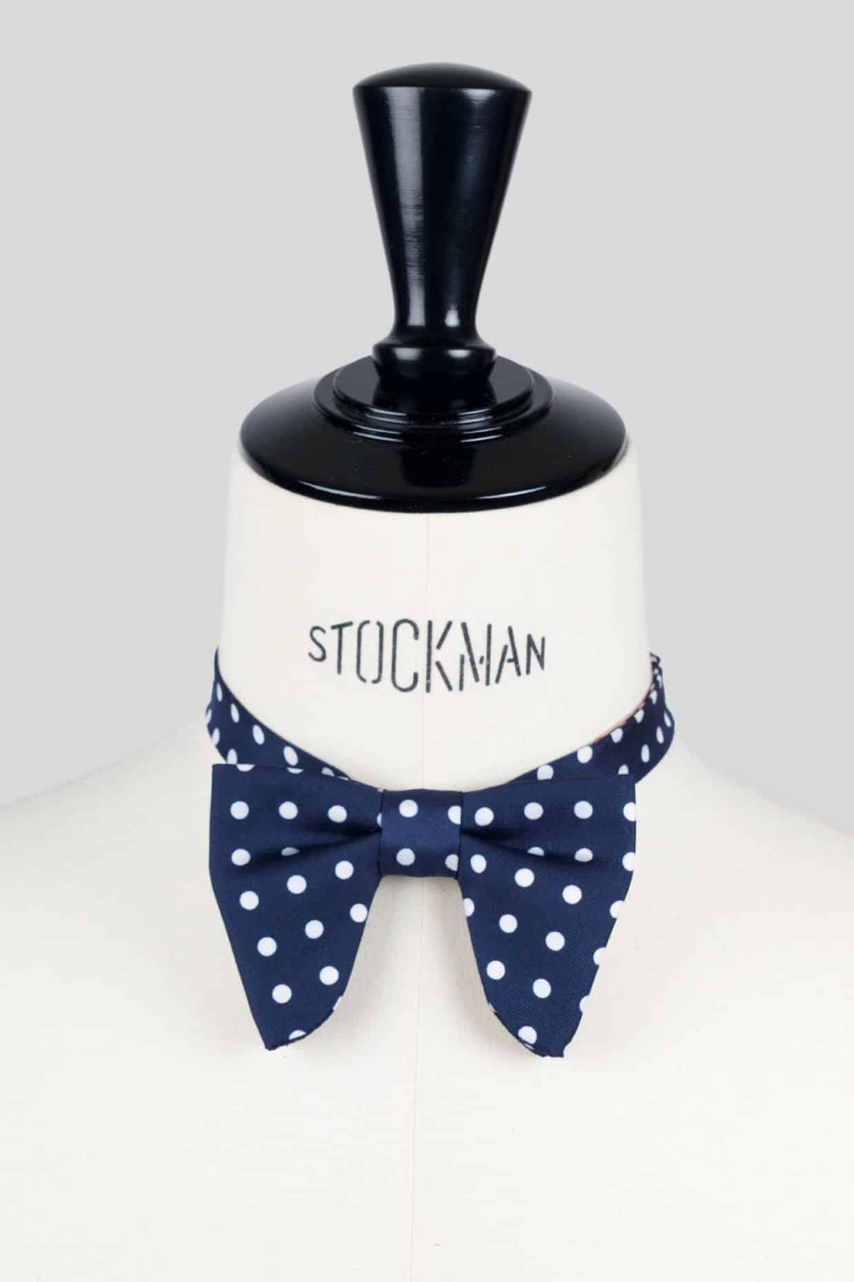 Nœud papillon bleu à pois soie imprimée – Le Plongeant – Fait main à Paris