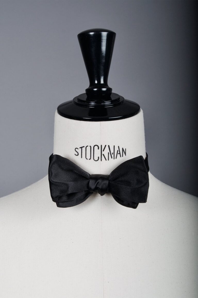 Nœud papillon noir satin de soie – L’Intemporel – Fait main à Paris