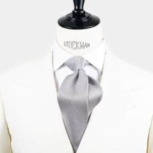 Cravate gris uni – Etamine de soie – 3 plis artisanale – Faite main à Paris
