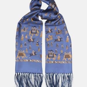 Foulard en soie bleu ciel, motif personnages – Fait main en Italie