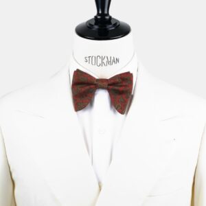Nœud papillon orange soie imprimée – Le Plongeant, porté sur une chemise blanche, Dare in Paris